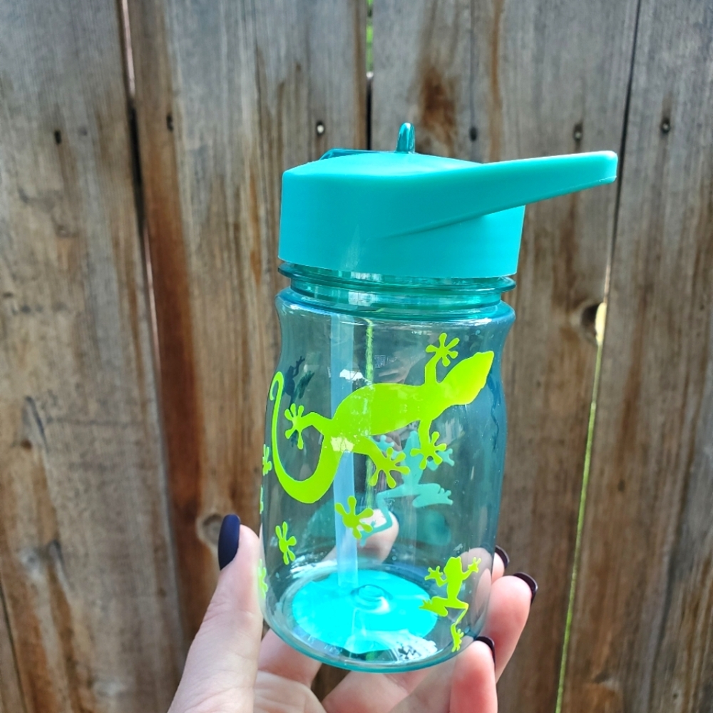 Kids water bottle customized gecko color changing